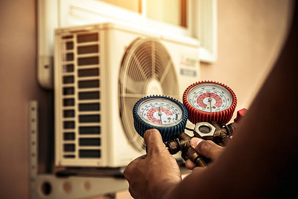 Professional Hvac technician working in Bosque Farms, NM